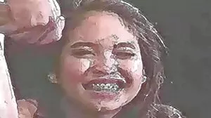 فتاة لاتينا ألينا لوبيز تحصل احلى مساج سكسي على ثمل في غرفة نوم مقرها