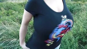 تبدو الدمية المزيفة بورتيا هارلو وكأنها تمارس الجنس بشكل لا يصدق في وضع راعية احلى سكسي رومانسي البقر