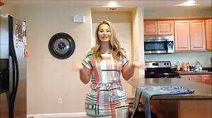 أحمر الشعر مع الثدي الطبيعية الضخمة Skylar Snow احلى سكسي عراقي ركوب ديك كبيرة
