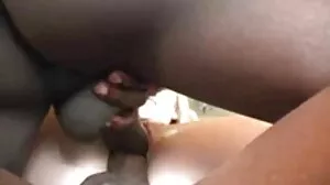 سيدة ذات قاع كبير آني احلى سكسي عراقي أورورا مخوزق شرجيا في وضع راعية البقر