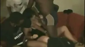 فاتنة جميلة جيانا ديور احلئ سكسي مشدود في أسلوب هزلي تشكل