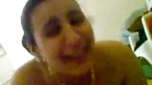 تظهر احله سكسي امرأة سمراء مذهلة ميغان سيج مهاراتها في السرير