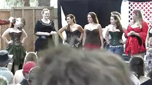 ريغان فوكس امرأة سمراء احلى بنات سكسي مزيفة عاطفي يركب قضيبًا طويلًا مثل المحترفين