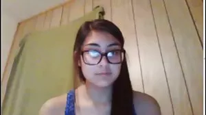الشقراء الذهبية نوفا كان يقفز احله سكسي على قضيب كبير في وضع راعية البقر